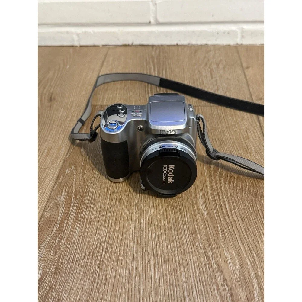 Kodak EasyShare Z710 7.1MP 10x Optical Zoom Autofocus Silver Digital Camera Work